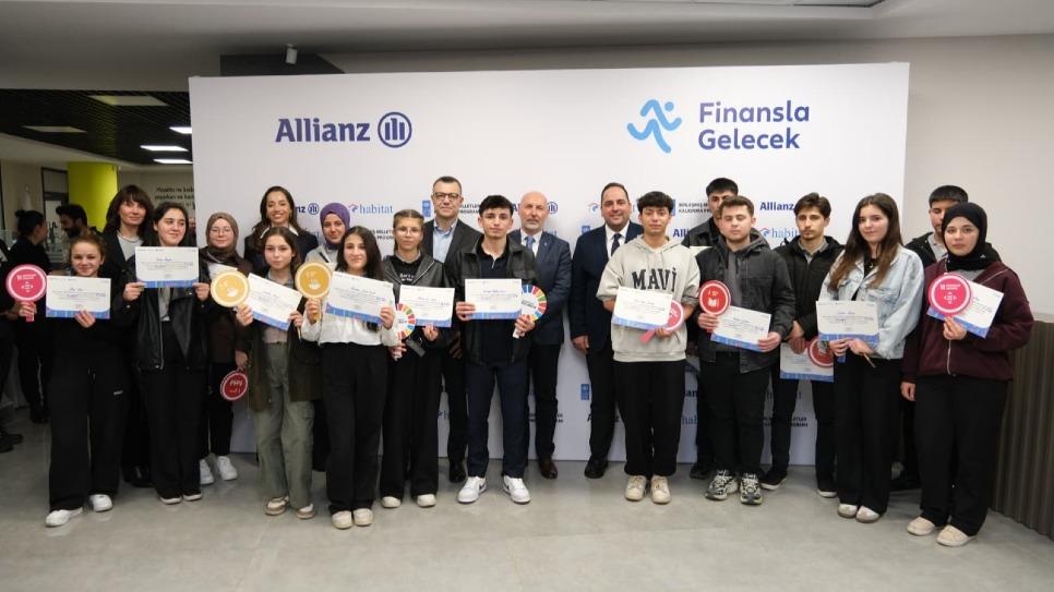 Allianz Türkiye’den 10 Bin Gence Finansal Okuryazarlık Eğitimi