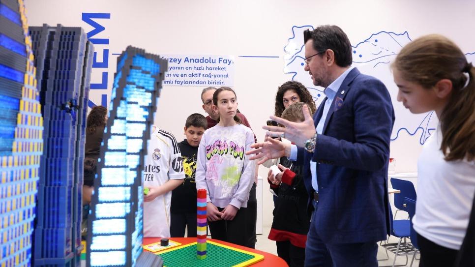 Allianz Teknik Çocukları Afetlere Karşı Bilinçlendiriyor 