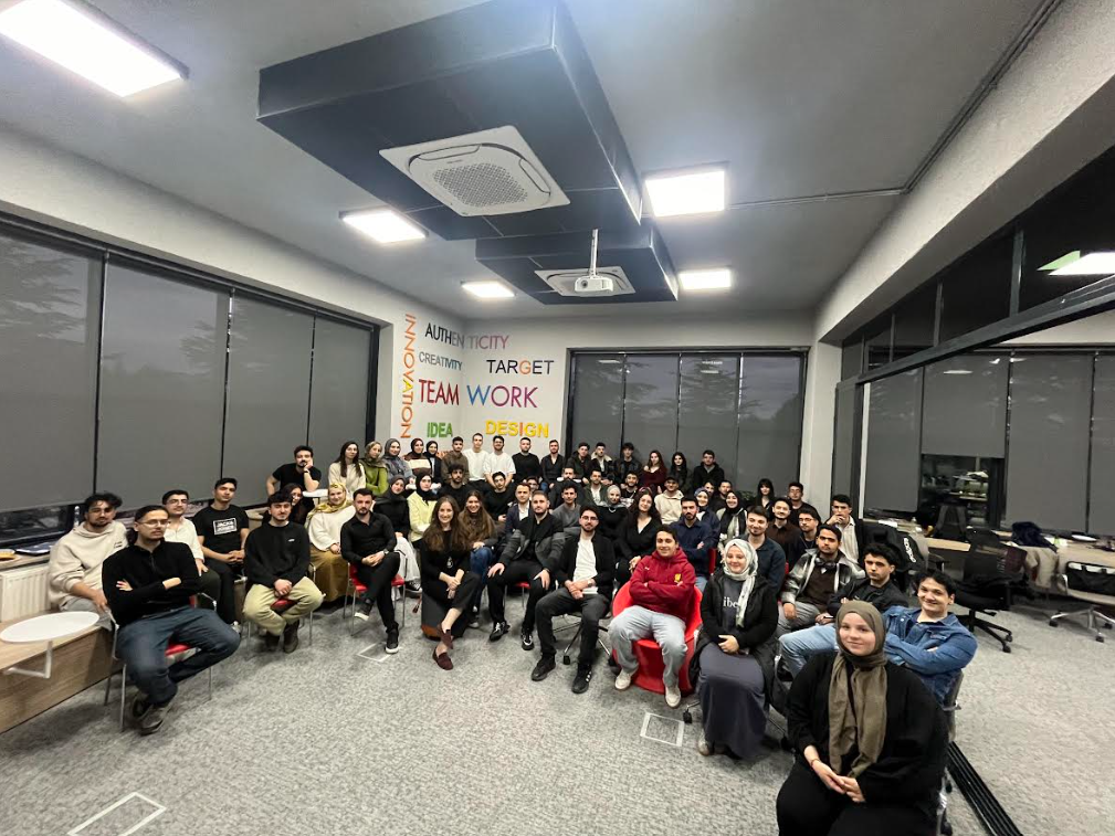 Gençler, AgeSA Insurtech CodeNight’ta Geleceğin Sigortacılığını Tasarladı!