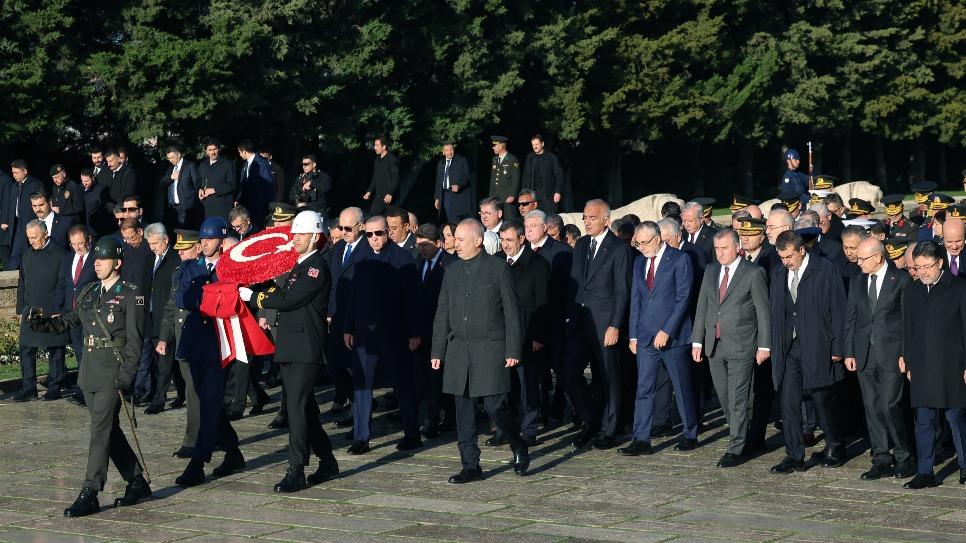 Büyük Önder Atatürk için Anıtkabir'de devlet töreni düzenlendi