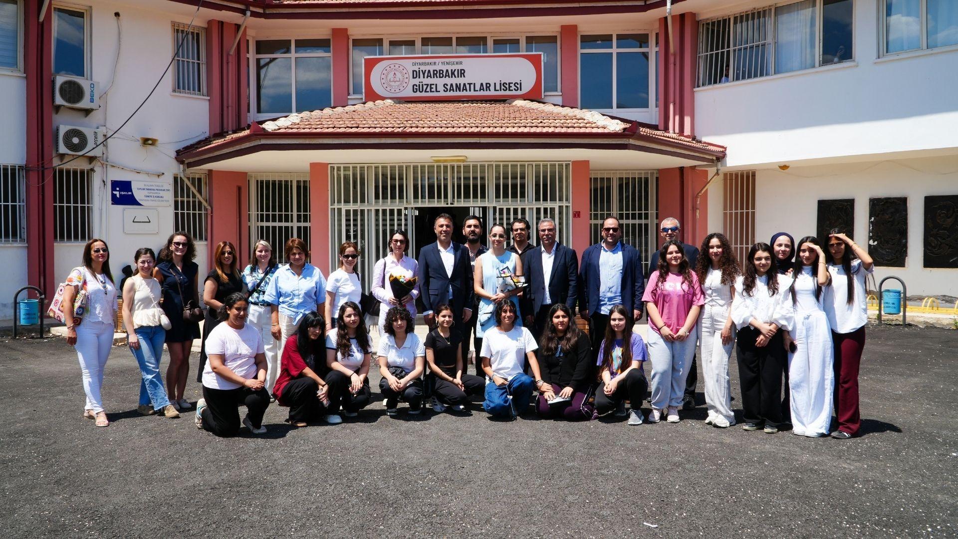 Finansla Gelecek eğitim seferberliğinin yeni durağı Diyarbakır oldu