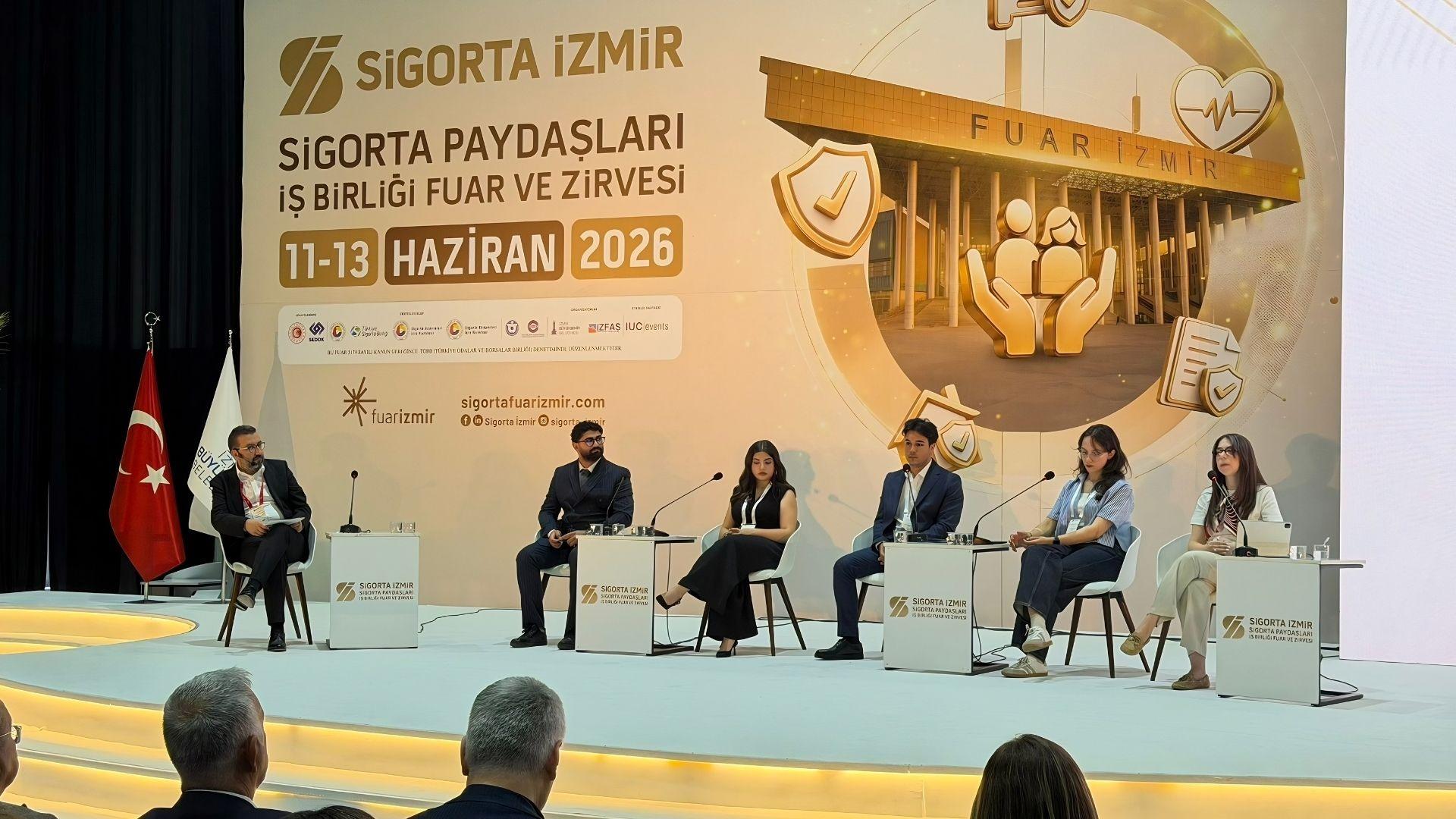 Sigorta İzmir'de Gençler Sigortacılığın Geleceğini Konuştu